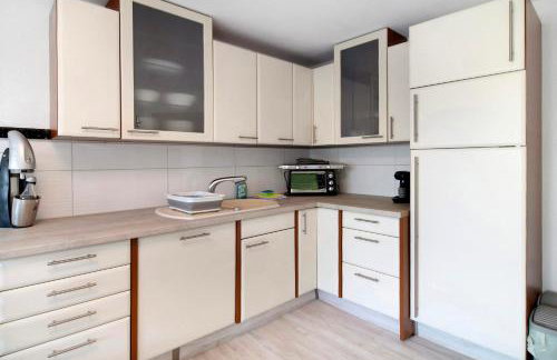 Easy Living - Photo 6