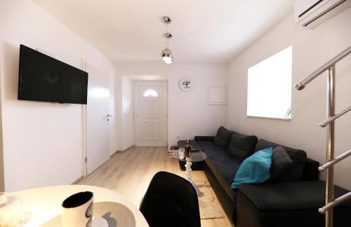 jm-Sutomišćica-holiday house on the beach - Photo 8