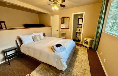 Your Spacious Escape: Creek, Pool, Sauna, Hot Tub - Foto 47