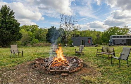 Unique Tinyhouse Retreat with BBQ Near Asheville - Foto 2