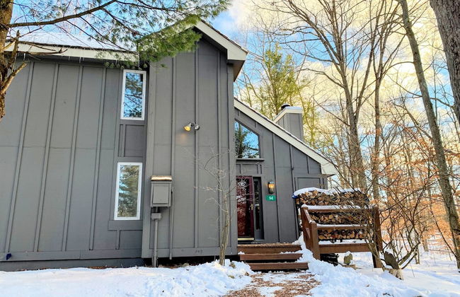 Alpine Allure by Avantstay Indoor Hot Tub, Game Loft, Enclosed Deck - Foto 34