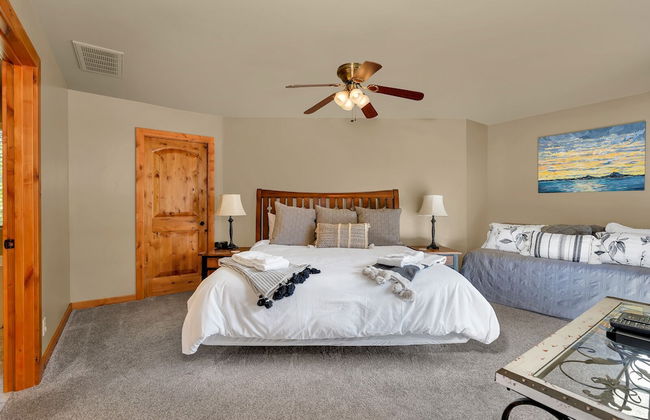 Bass Lake Beauty! 4 BDR Sleeps 16, Lakefront Views - Foto 7