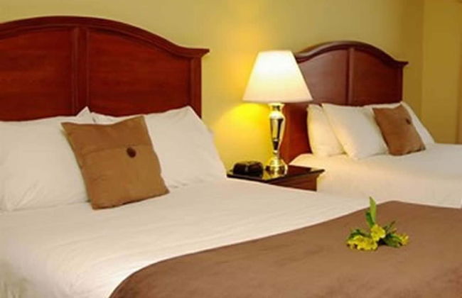 Four Seasons Island Resort - Photo 5