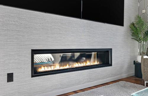 Iowa River Landing steps to Xtream Arena & Coralville Convention Center - Foto 4