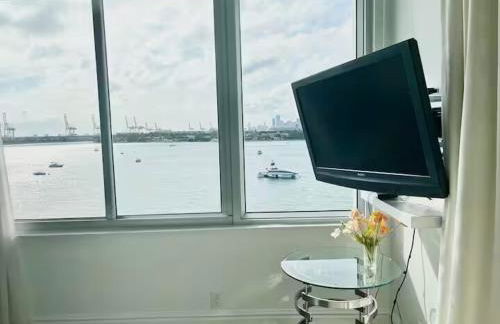 Stunning Views 2BD Condo at Hotel w Pool, Bar - Foto 28