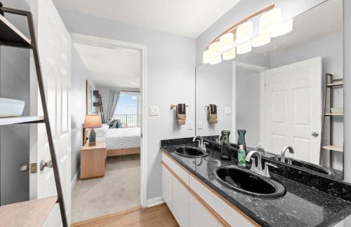 SeaGlass - Oceanfront with expansive balcony - Foto 26