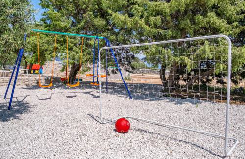 Family friendly house with a swimming pool Pucisca, Brac - 21499 - Foto 11