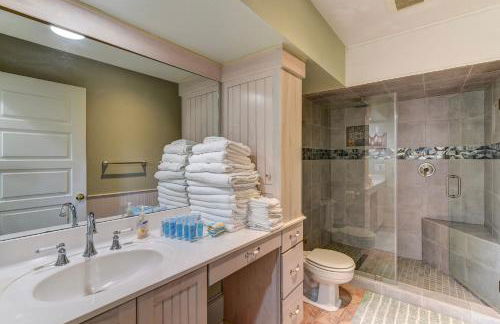 The San Bernard River waterfront provides private access to a spa, boat ramp, and jet skiing - Photo 76