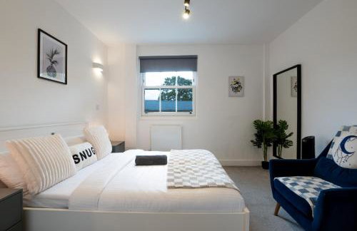 Stylish 2BR Apartment With Balcony Next To Station - Foto 21