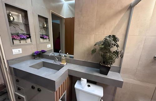 Quartos na Casa do Rosa - Piscina Aquecida - Churrasqueira - SJBV - Foto 5