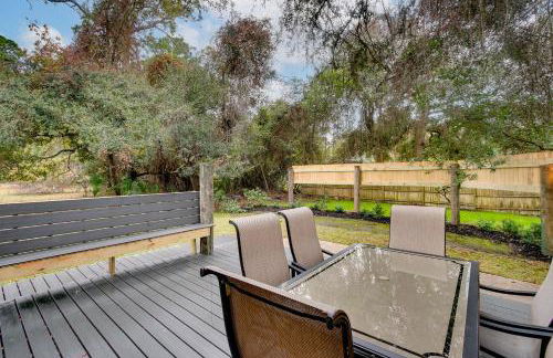 Bright Jekyll Island Home with Deck Less Than 1 Mi to Beach - Foto 25