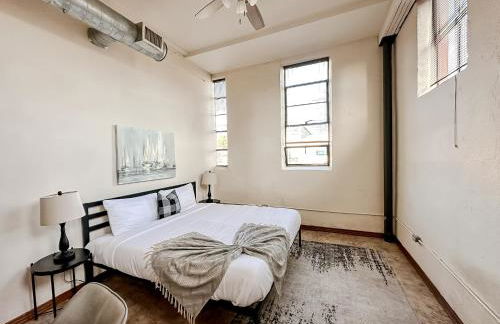 Sleepover 2BD 1BA Condos Downtown Springfield - Foto 15