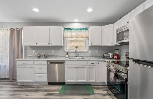 Emerald Lakes Poconos Retreat Game Room, Firepit & Sleeps 10 - Foto 24