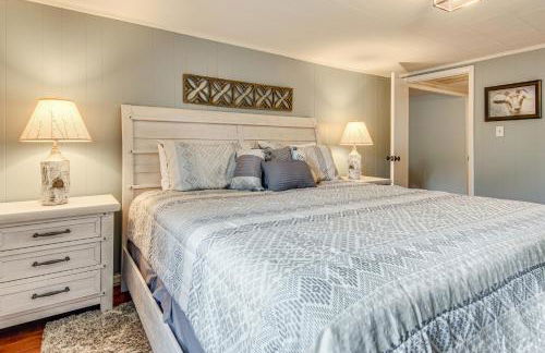 Vintage Farm Cottage Near Hikes and Pigeon River - Foto 13