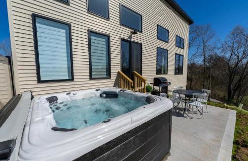 4BR, 2 & half Bath, Hot Tub, Private Parking, Near Ark - Foto 22