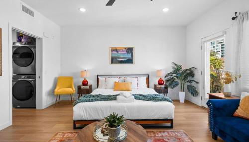 Stylish Top-Floor Gem with King Bed & City Ocean Views - Foto 2