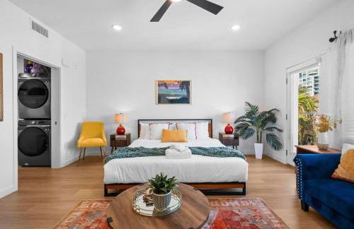 Stylish Top-Floor Gem with King Bed & City Ocean Views - Foto 2