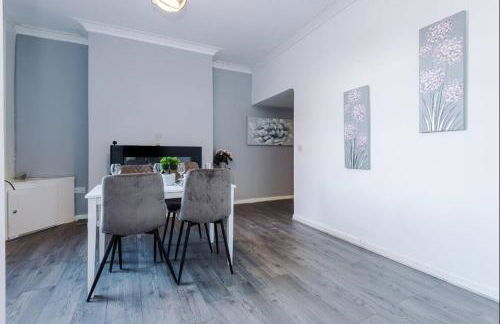 Modern & Cozy 3BR House - Sleeps 8 - Foto 4