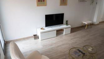 Cómodo piso cerca del Aeropuerto by beBalmy - Foto 2