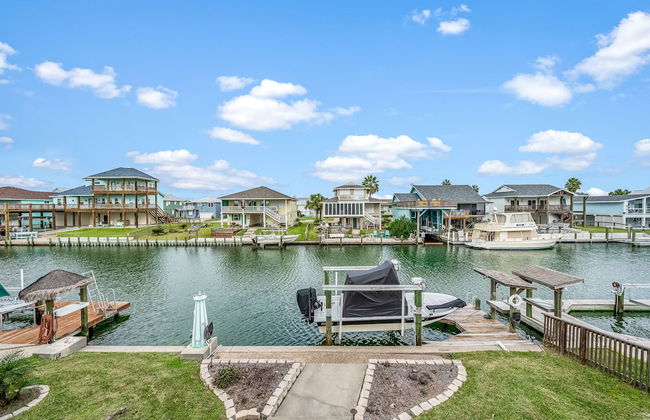 Bearfoot Bungalow by Miss Kitty’s - Photo 1