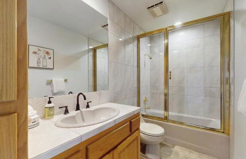 Camano Island Waterfront Modern Splendor - Foto 22