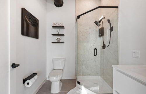 Upscale Views 2br Free Parkn, Walk 2 Train, 2bath - Foto 16