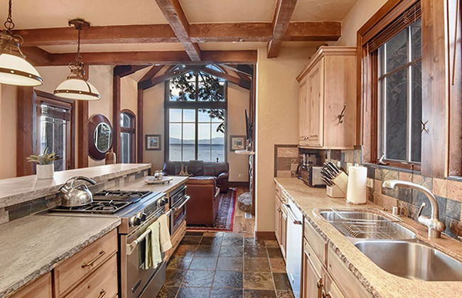 Homewood on the Lake - Photo 5