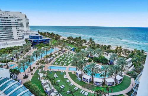 Fontainebleau Hotel Ocean View Fits 6! 1 BED/2 BA - Photo 1