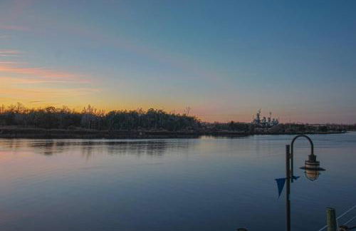 Waterfront Sunset Views in Port City Wilmington NC - Foto 34