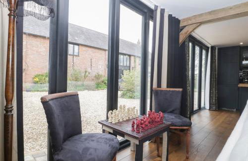 The Courtyard - Hilltop Barn - Photo 3