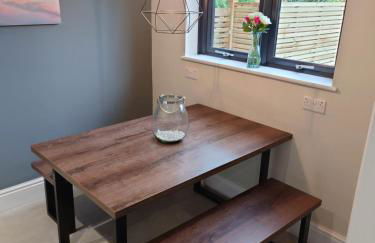 Newly renovated 2-bed bungalow - Photo 8