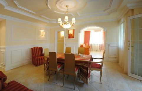 Comfortable villa lower level in Montelabbate with private pool - Photo 9