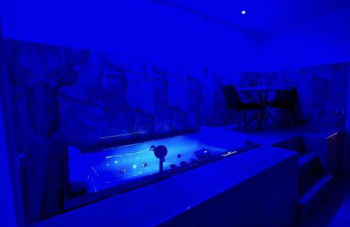 Column Luxury Suite with jacuzzi - Foto 8