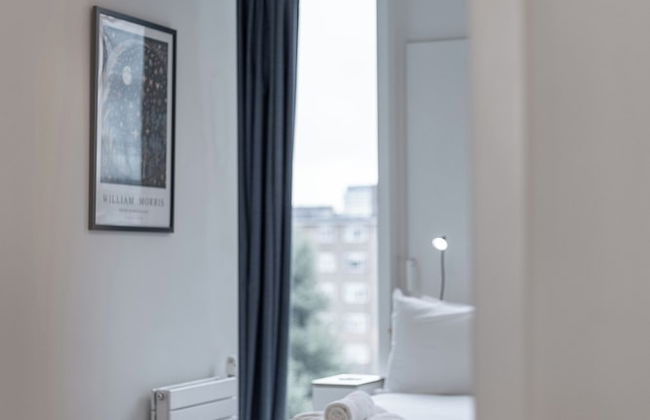 Chic & Stylish 2Bed in Heart of London - Photo 10