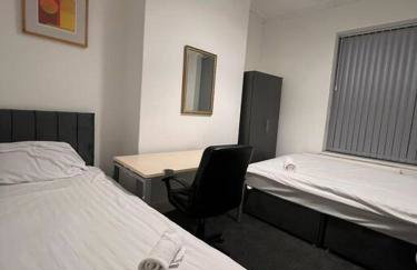 4 Bedroom House, Central City Location - Photo 16