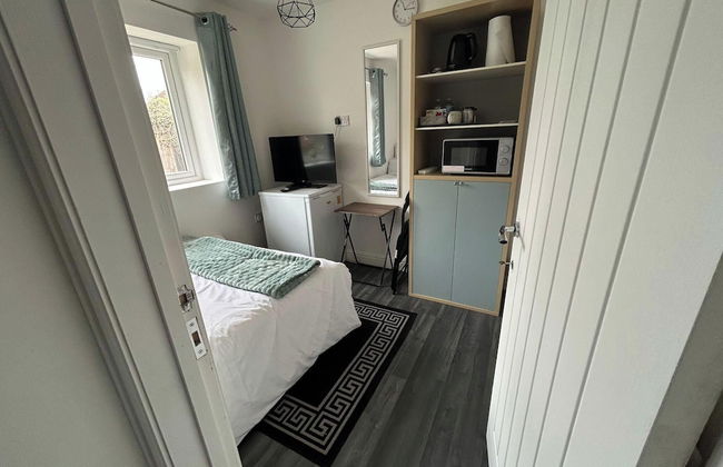 Private Room - Ensuite Bathroom - Free Parking - Foto 8