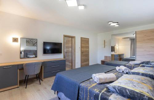 Luxurious new apartment with pool - Foto 39