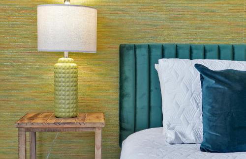 Trendy Retreat - Great Location - Fully Loaded - Foto 75