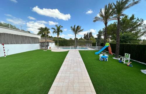 Casa Palmeras Golf Piscina y jardin privado BBQ - Foto 3