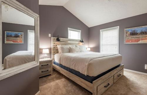 Hoosier Happiness Townhouse - 2 King Size Bedroom Suites - Foto 7