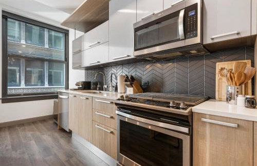 Experience Downtown Chicago at Millennium - Luxury Apartments in The Loop - Photo 18