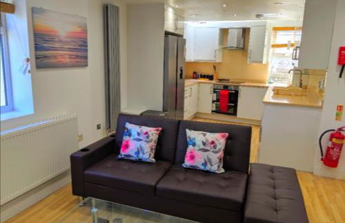 Spacious 2-bed apartment in central Kingston near Richmond Park - Foto 8