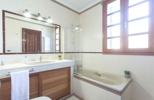 Andalusian villa on the sea and the bay of Malaga - Photo 29