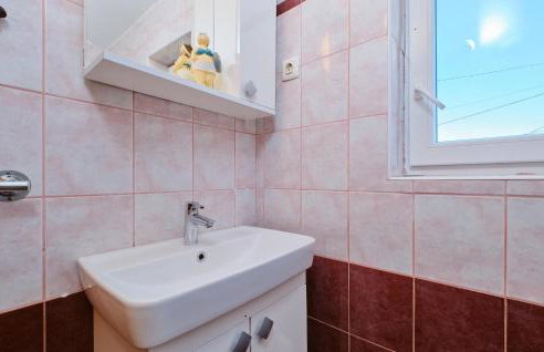 Gorgeous Home In Punta Kriza With Wifi - Foto 29