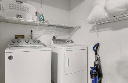 Upstay 3BR Family-Friendly Stylish Retreat w Patio - Foto 30