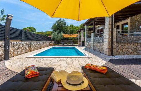 Lovely Home In Lakmartin - Photo 11