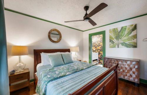 Quaint Cottage in heart of LYH - POOL with HOT TUB! - Foto 32