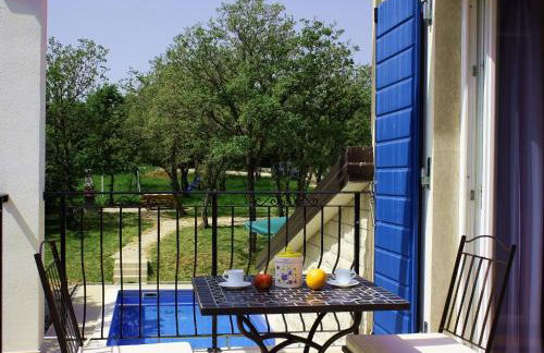 Adorable Villa With Pool & Covered Terrace Surrounded by Nauture - Photo 34
