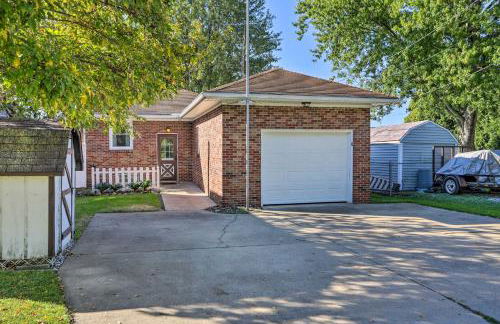 Lakefront Cottage with Fishing and Private Yard! - Foto 25