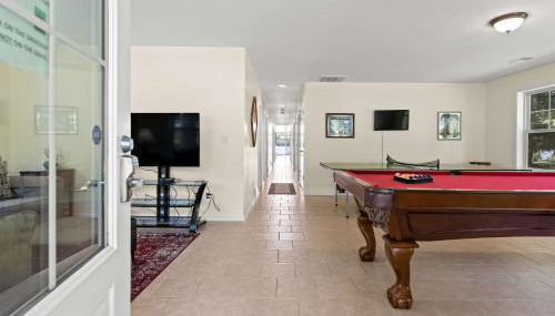 Large Open Floor Home with Fire Pit on the Lake - Foto 3, Game Room